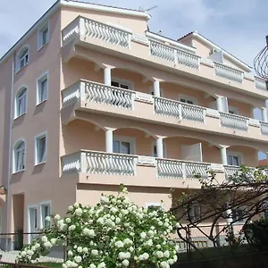  Apartment & Ana 2